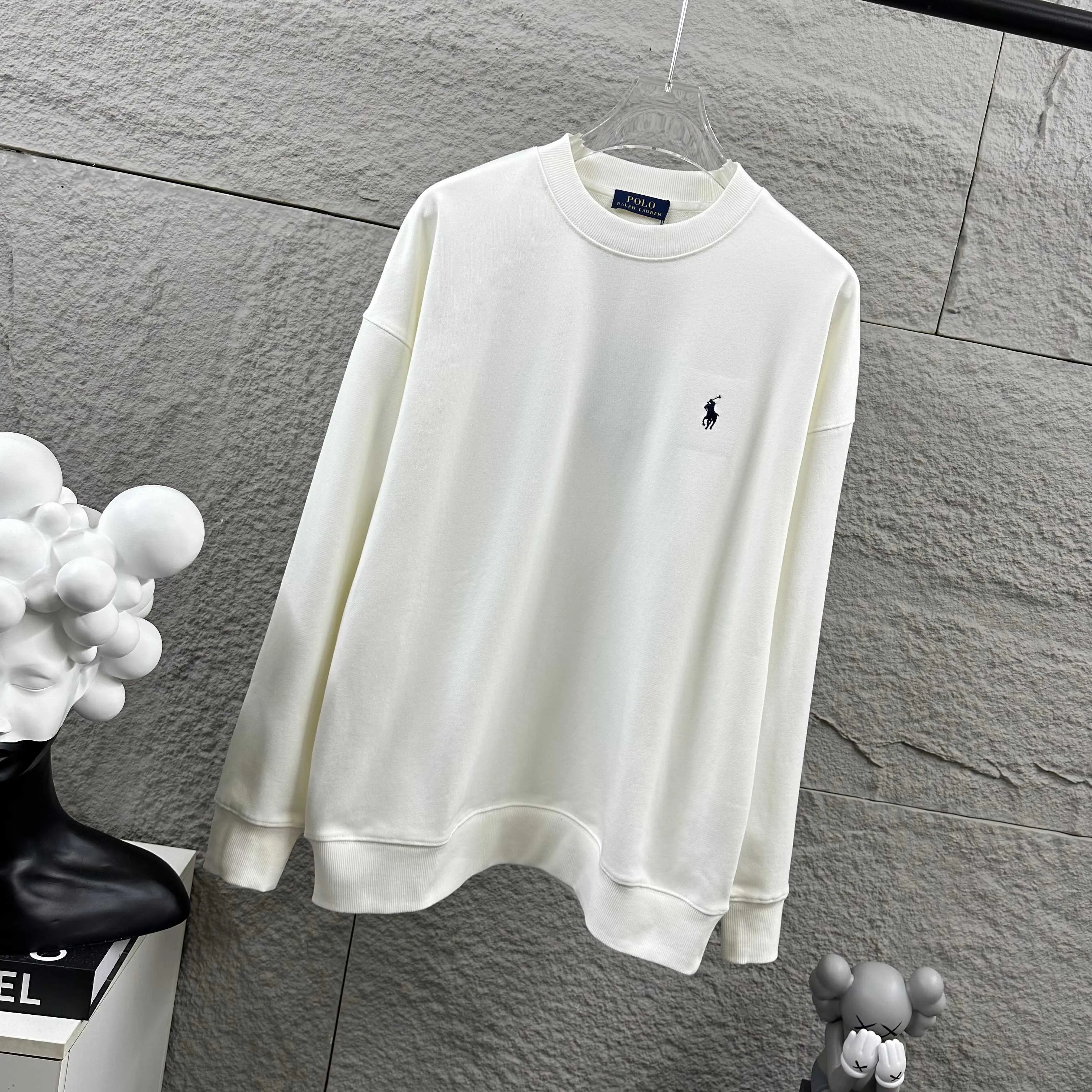 P210 Polo* Ralph Lauren 2025 Autumn and Winter new round neck sweatshirt Classic simple embroidery Customized terry fabric Long sleeves Unisex Color: Black White Size: S (90-130 pounds) M (120-150 pounds) L (140-165 pounds) XL (160-180 pounds) XXL (180-210 pounds)